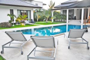 Phuket Private Holiday Rental 3 Bedrooms - Lagoon