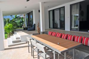 Phuket Private Holiday Rental 3 Bedrooms - Lagoon