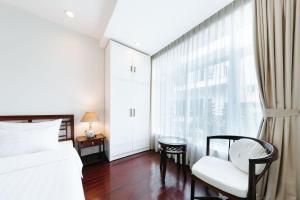 VietHome-Doorstep to Hoan Kiem Lake