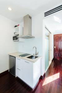 VietHome-Doorstep to Hoan Kiem Lake