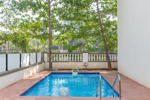 StayVista at Greenwoods Villa 8 with Private Pool, Terrace, Lift & Ping-Pong Table