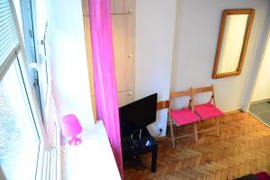 Rentaflat Purple Rose Studio