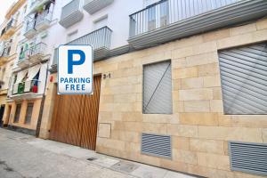 El CONSEJERO de Indias free parking by Cadiz4Rentals