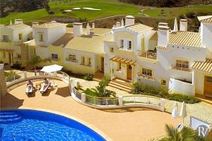 Salema Villa Sleeps 4