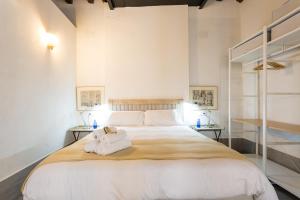 Oak & Sandstone Studio - Space Maison Apartments