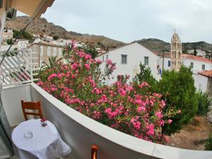 Glaros Guesthouse Hydra Greece