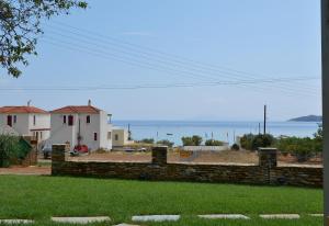 Rooster Guesthouse Rooms Andros Greece