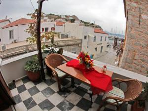 Glaros Guesthouse Hydra Greece