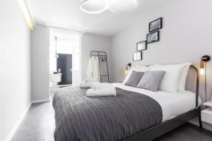 Original twin Studio Delft City Central Station 30B