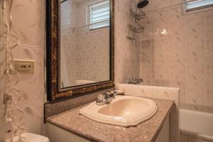 Sandcastles Beach Suites