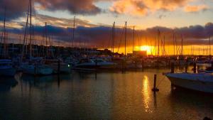 Half Moon Bay Cottage Auckland New Zealand J2ski