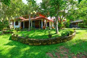 Simons Lodge Hikkaduwa