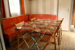 Complexes hoteliers Camping La Pinede : photos des chambres