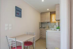 Dennis Tsilivi Houses & Studios by "elite"