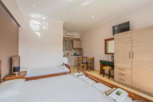 Dennis Tsilivi Houses & Studios by "elite"