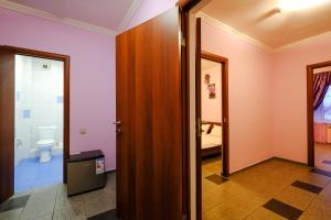 Queen Room with Two Queen Beds room in Parison