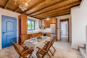 Lianas Garden House