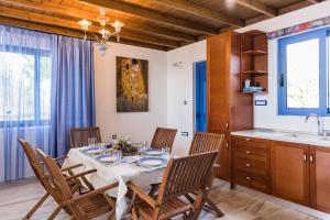 Lianas Garden House