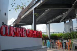 Deluxe apartment with balcony, pool, fitness and yoga