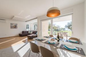 Villa Amfora - First row by the sea