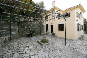 Studio with Garden View