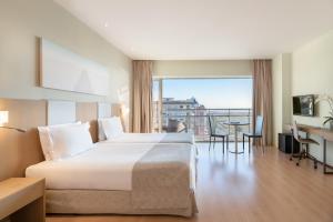 Eurostars Oasis Plaza