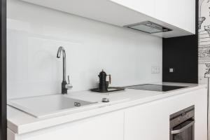 White Room Piłsudskiego 1