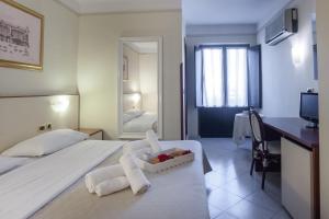 Triple Room room in Hotel Caserta Antica