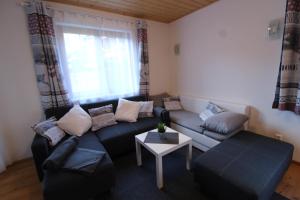 GRIASS EICH Ski-to-door Apartment by Isa Badkleinkirchheim