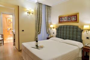 Double Room room in Hotel Homs
