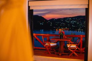 Tentaciones Hotel & Lounge Pool - Adults Only