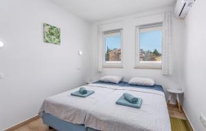 Blue Holiday House with Private Pool