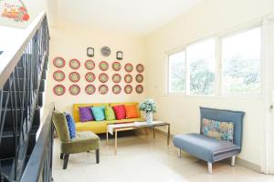 Pratisarawirya Guesthouse by ecommerceloka