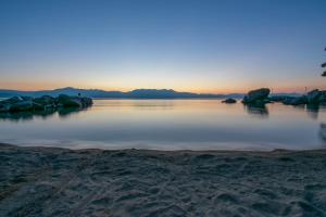 Skyland Retreat - Max nighttime occupancy of 8