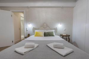 LovelyStay - Vintage Flat Near Santa Justa Elevator!