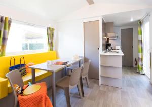 Campings Camping Village Le Vieux Port***** : photos des chambres