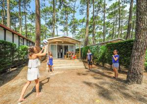 Campings Camping Village Le Vieux Port***** : photos des chambres