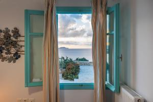 Villa Zefyros Milos Greece
