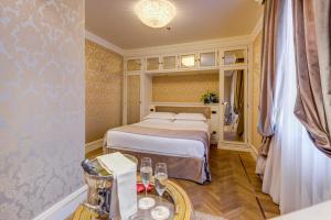 Classic Double Room room in Hotel Ai Reali - Small Luxury Hotels of the World