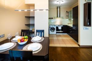 Old Riga Central Family Apartment