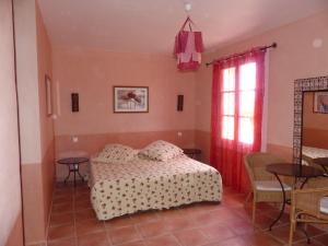 B&B / Chambres d'hotes La Ferme du petit Segries Bed and Breakfast : photos des chambres