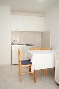 Apartments with a parking space Liznjan, Medulin - 7240