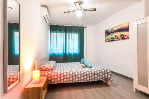 Lovely, new, bright 3 mins to beach apt 105 sq meters