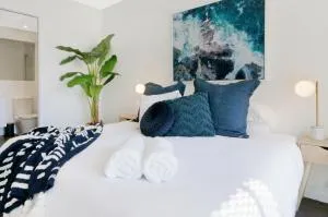 Lux 2BR Apt on Hindmarsh SQ-Pool-Gym-Sauna-Parking - Adelaide