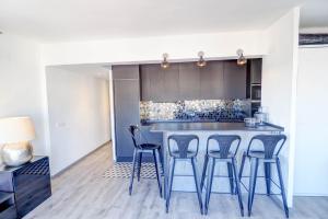 Chic Sea View Apartment by Hello Homes Sitges