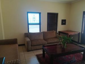 Moon and Sixpence Garden Guest House