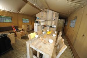 Campings Camping Village Le Vieux Port***** : Tente Écoluxe 4/5 Personnes