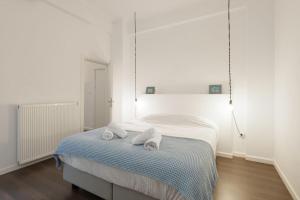 Roman market- upper Aristotelous sq luxury apartment