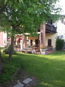 Manuela Le Quattro Coppe