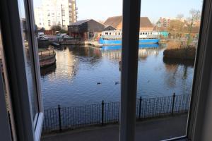 Double Room with Shared Bathroom room in Riverside Rooms